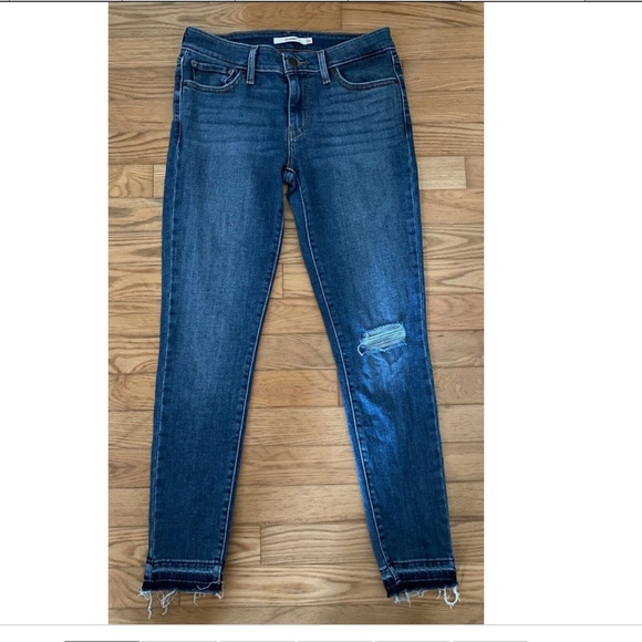 LEVI'S 711 Skinny Jeans Size 26, Length 26" Medium Wash - Picture 1 of 5